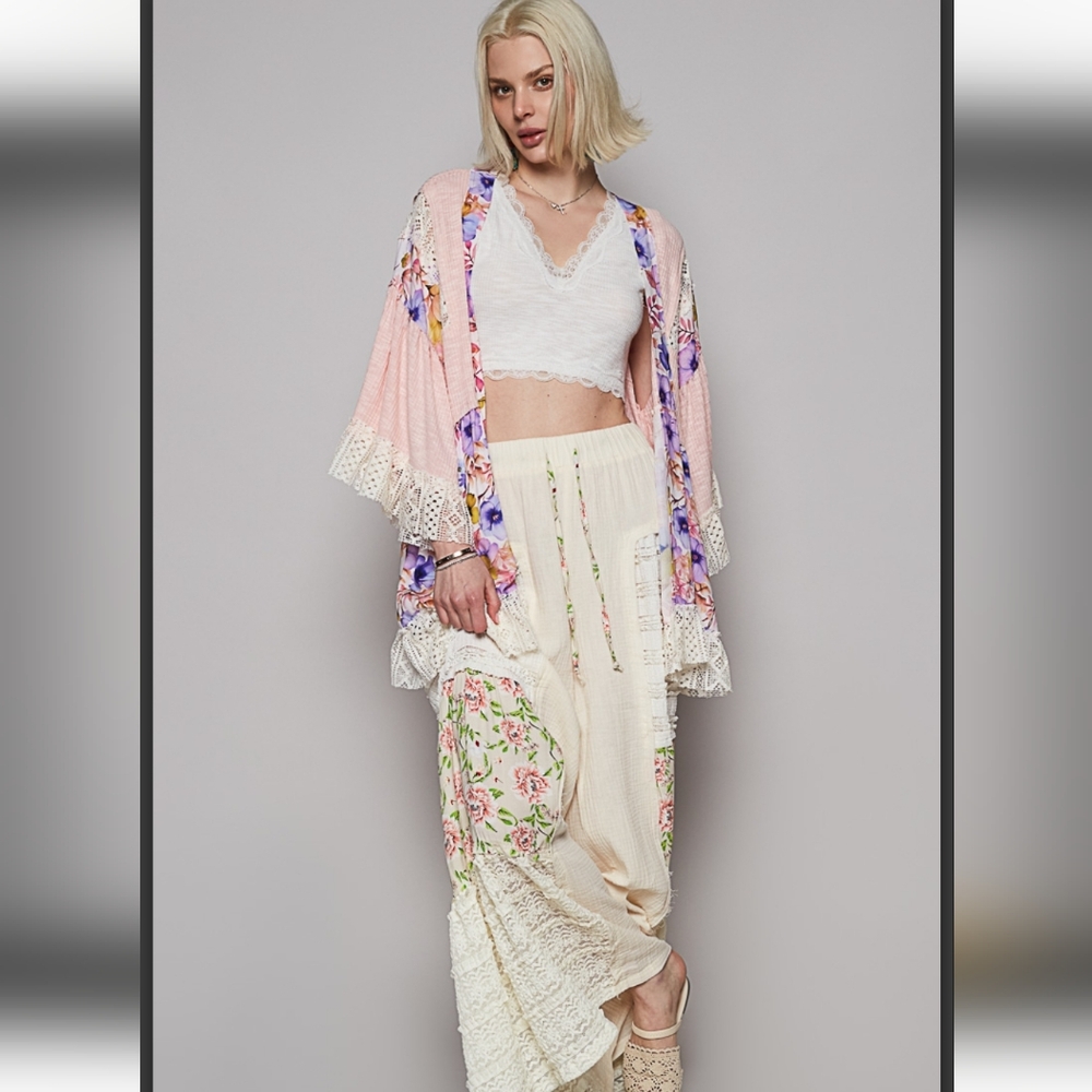 NWOT 🌸 POL Open Floral And Crochet Cardigan Size Medium